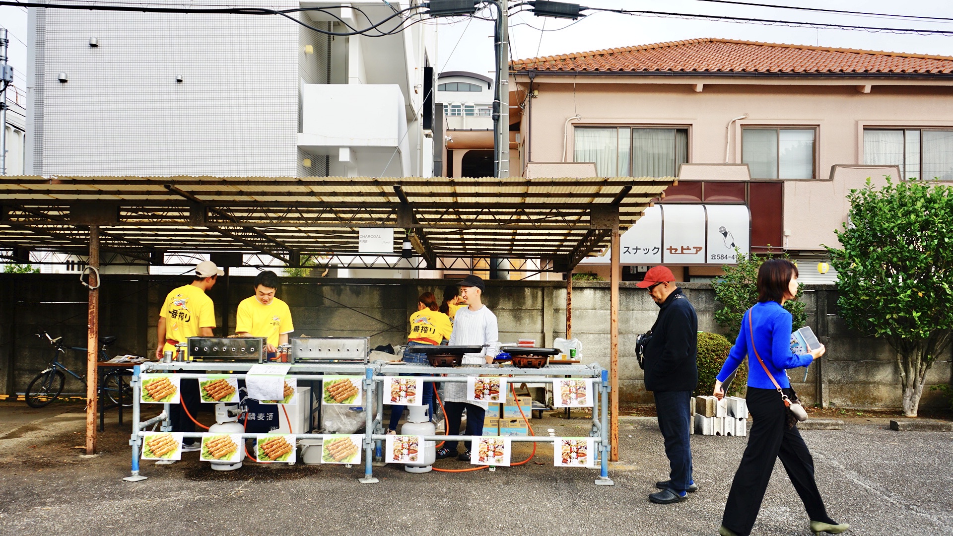 味坊集団(神田 / マトン串焼き、マトン焼きそば)